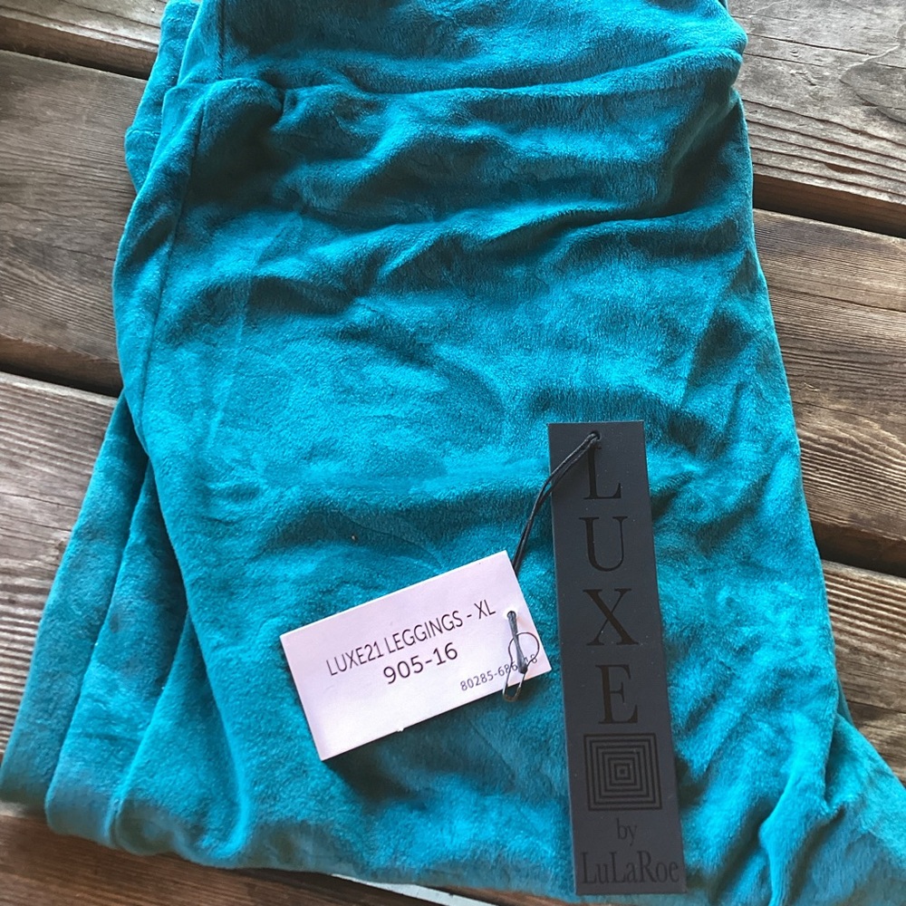 LuLaRoe Luxe Leggings in Turquoise - XL